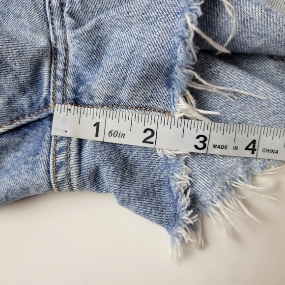 Levi's 501 Shorts Button Fly Frayed Hem 26 - Picture 11 of 12